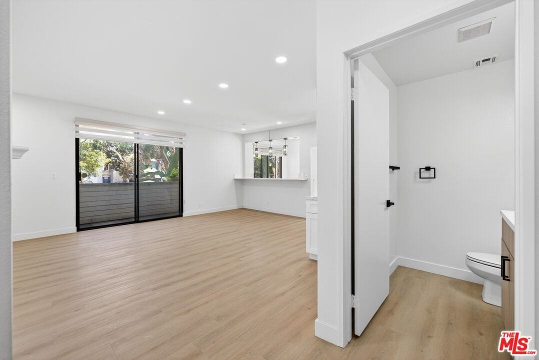 1754 11th St - Photo 4 of 40