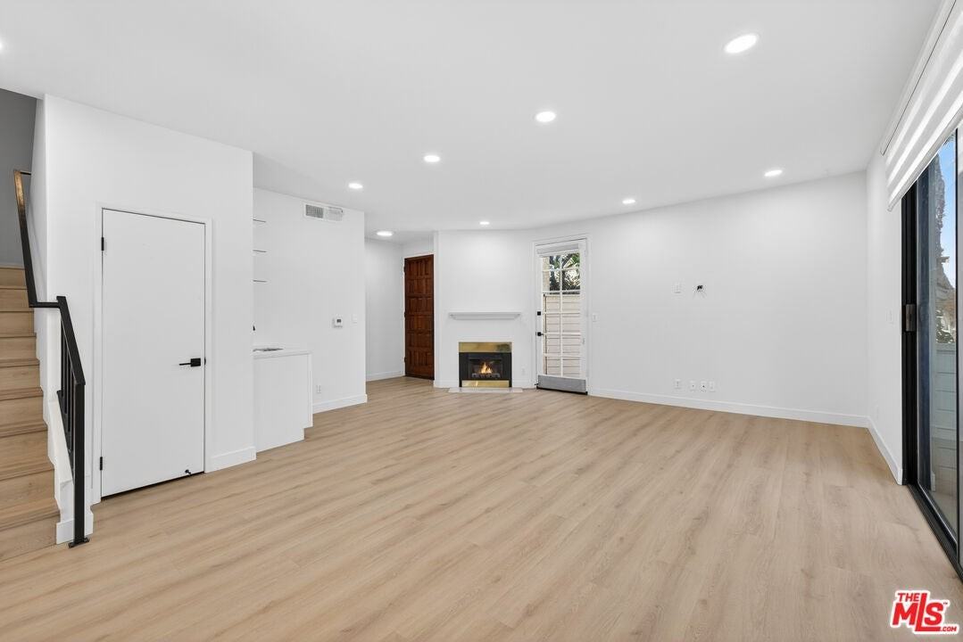 1754 11th St - Photo 6 of 40