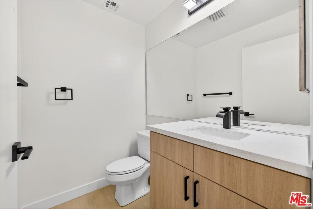 1754 11th St - Photo 7 of 40