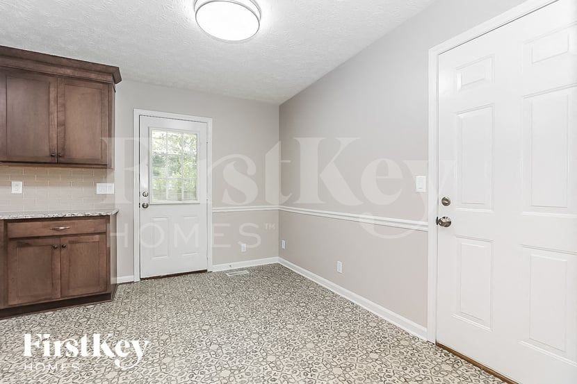 3431 Mary Ave - Photo 4 of 15