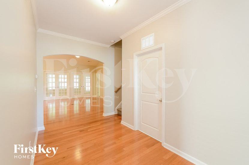 2288 Waverly Dell Dr - Photo 2 of 15