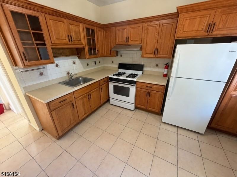 106 Graham Ave - Photo 6 of 6
