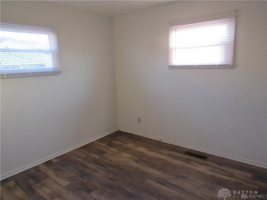 4976 Marburn Ave - Photo 4 of 7
