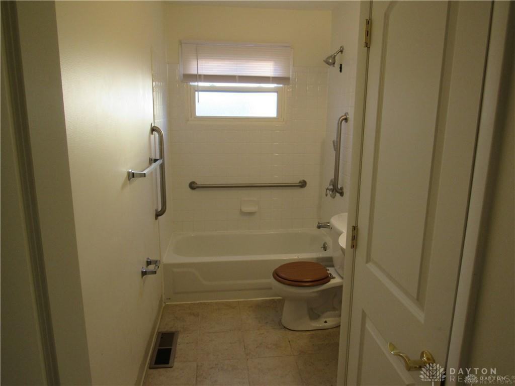 4976 Marburn Ave - Photo 5 of 7