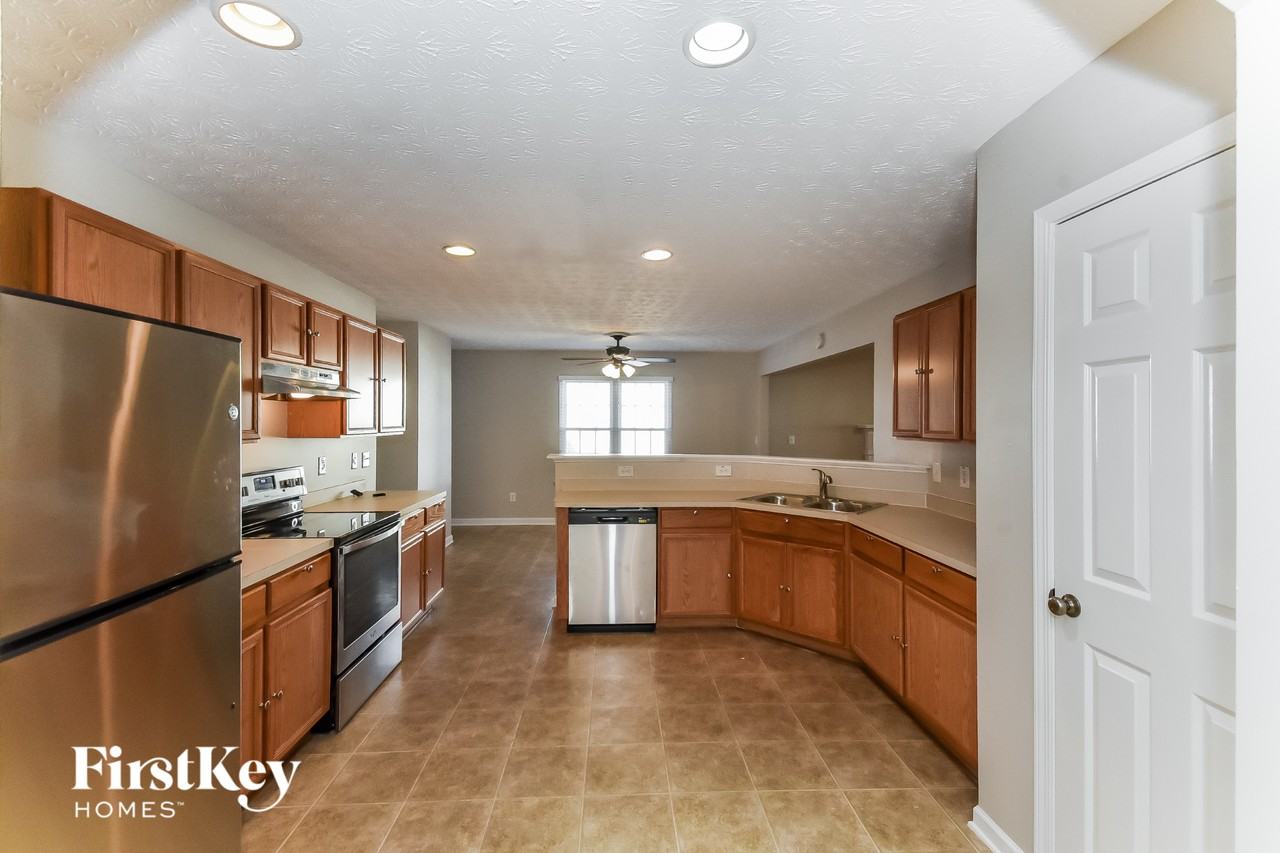 5465 Rock Lake Dr - Photo 6 of 15