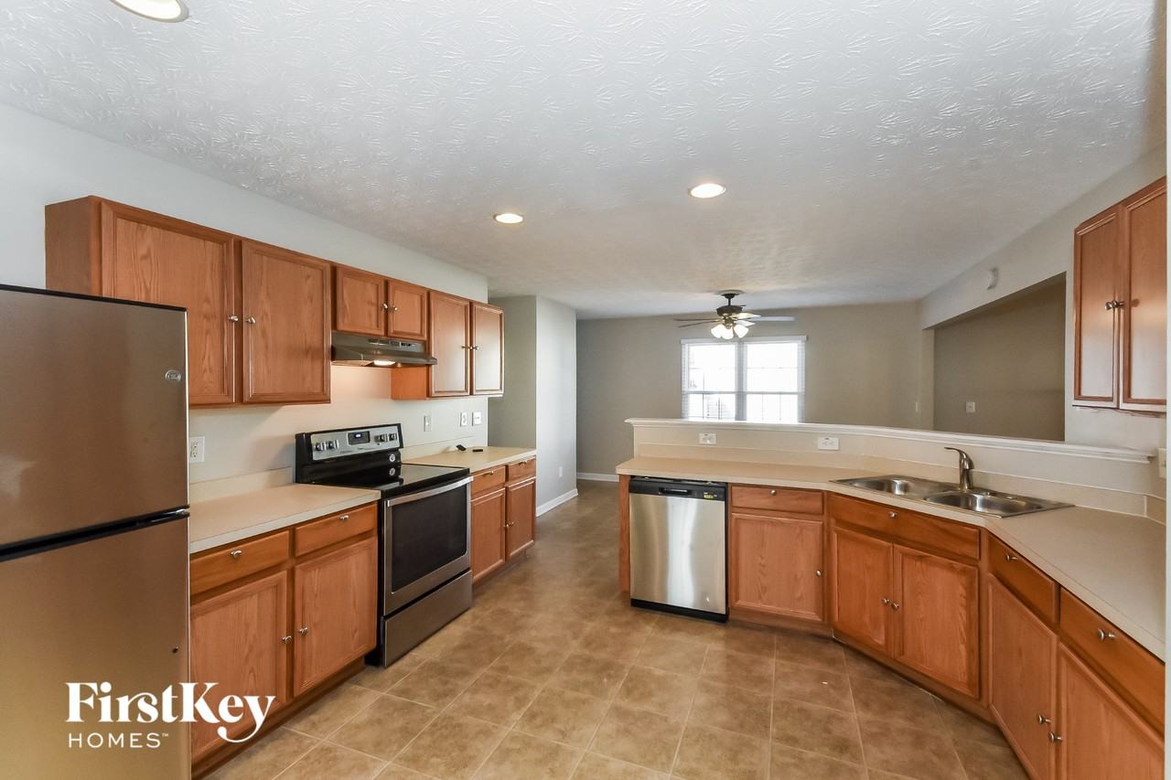 5465 Rock Lake Dr - Photo 7 of 15