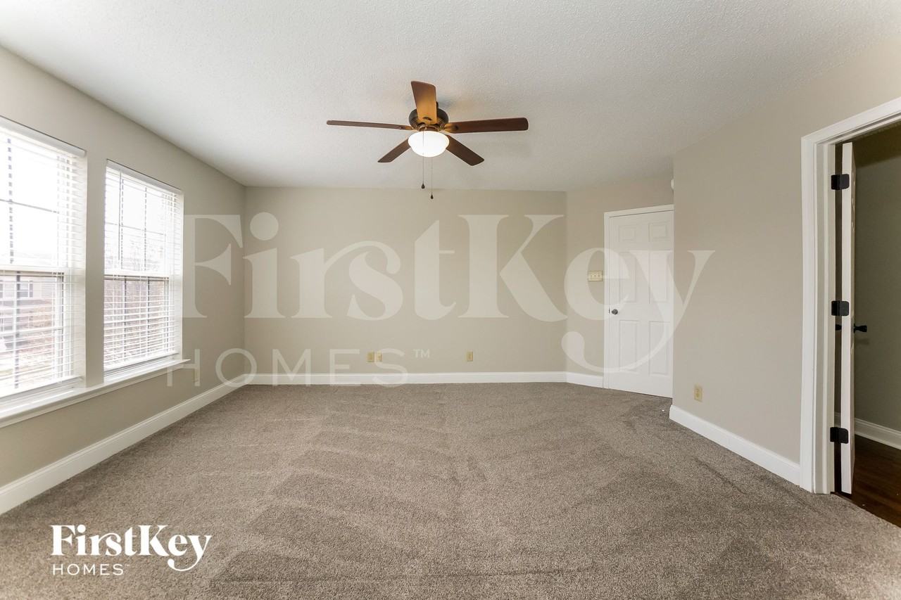 9486 W Lantern Ln - Photo 6 of 14