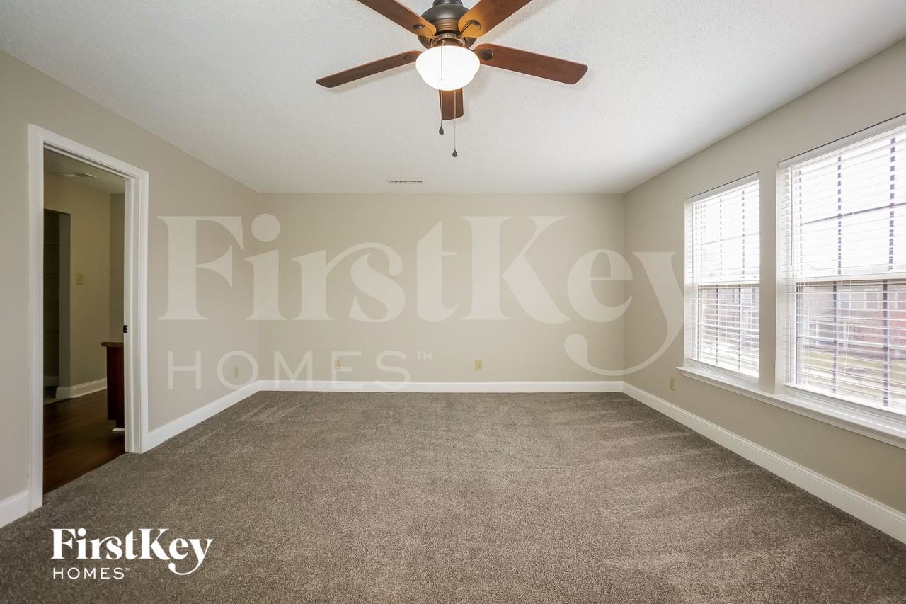 9486 W Lantern Ln - Photo 7 of 14