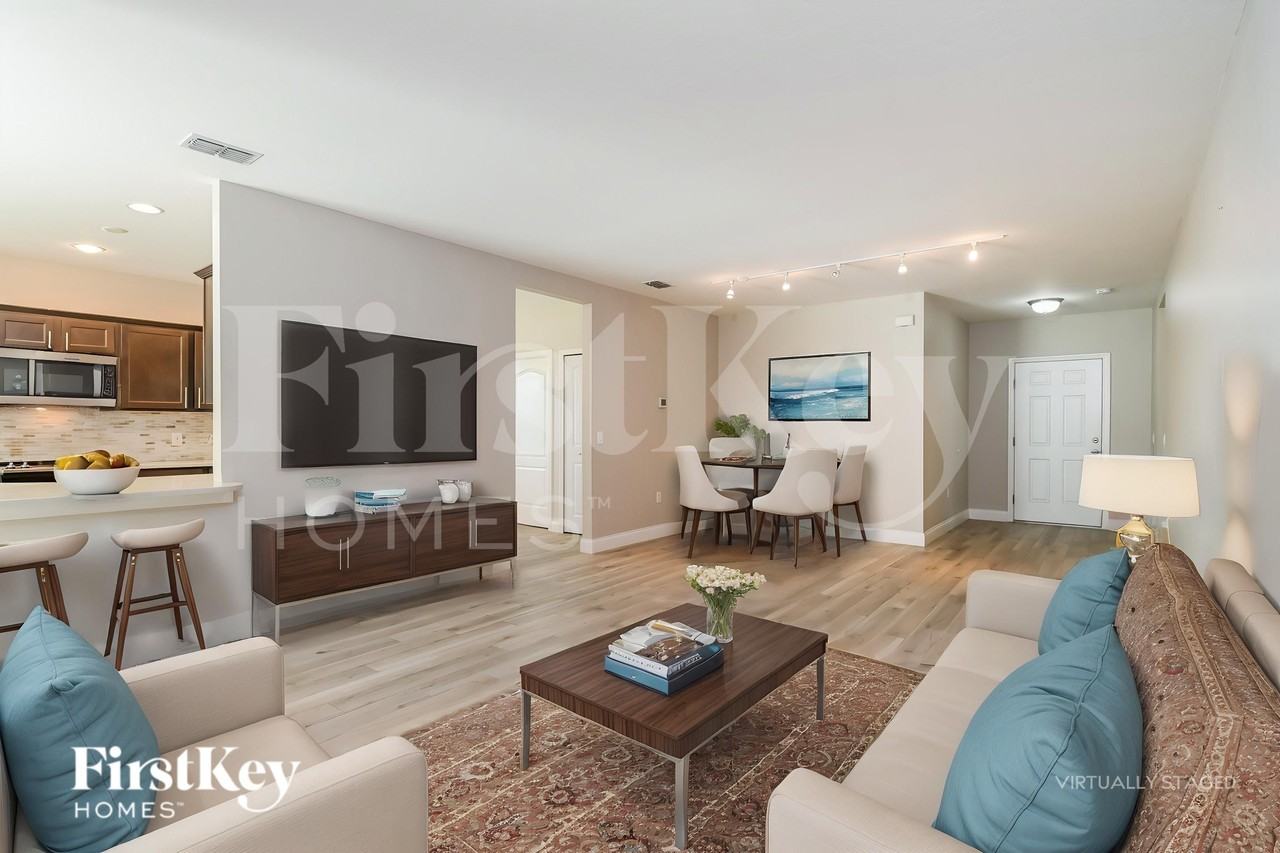 1215 Sw 11th Pl - Photo 3 of 18