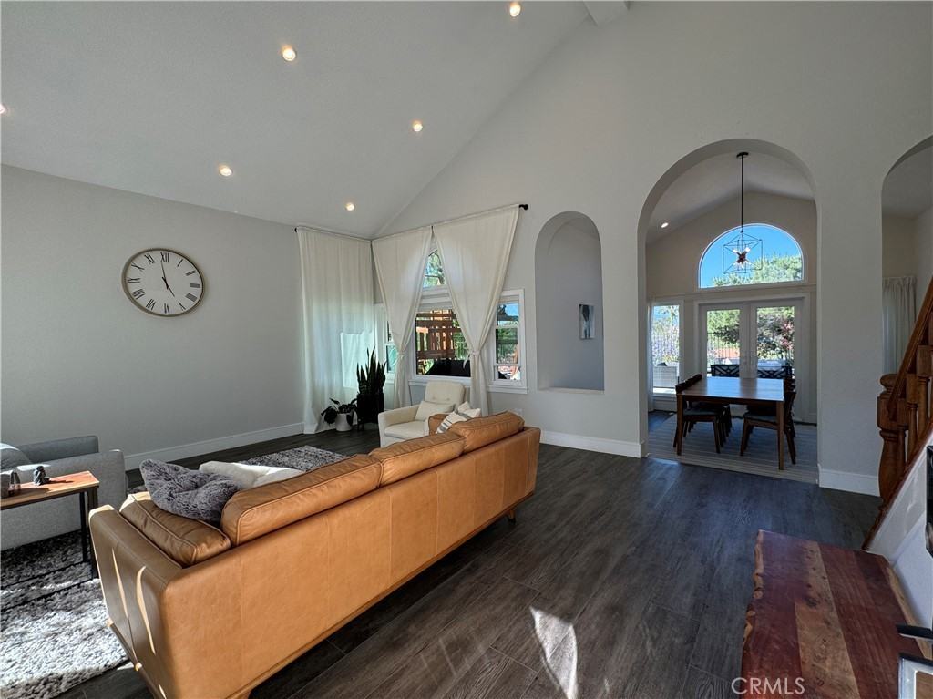 13745 Moonshadow Pl - Photo 5 of 50