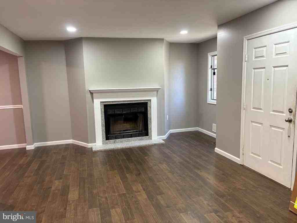 5 Tudor Ct - Photo 2 of 42