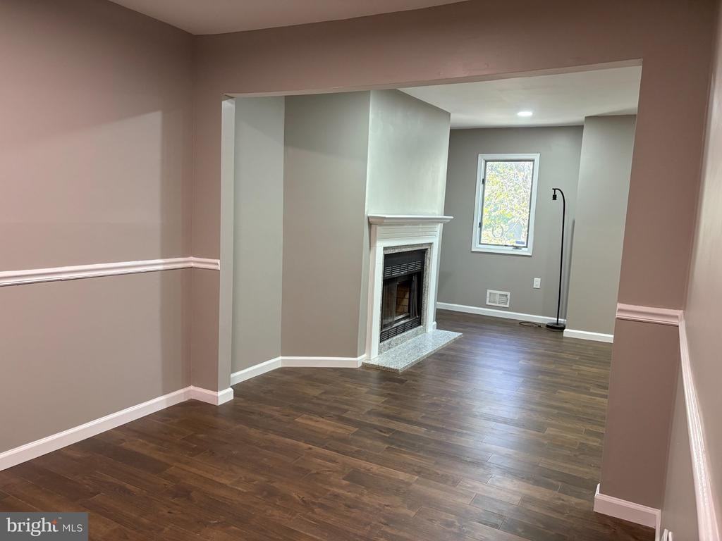 5 Tudor Ct - Photo 4 of 42