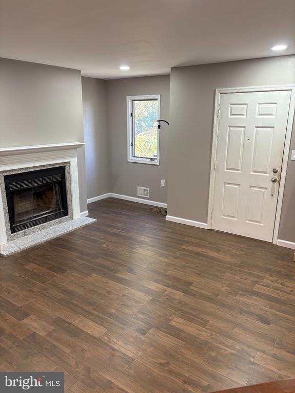 5 Tudor Ct - Photo 5 of 42