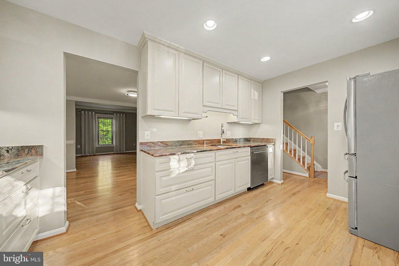 8203 Doctor Craik Ct - Photo 6 of 40