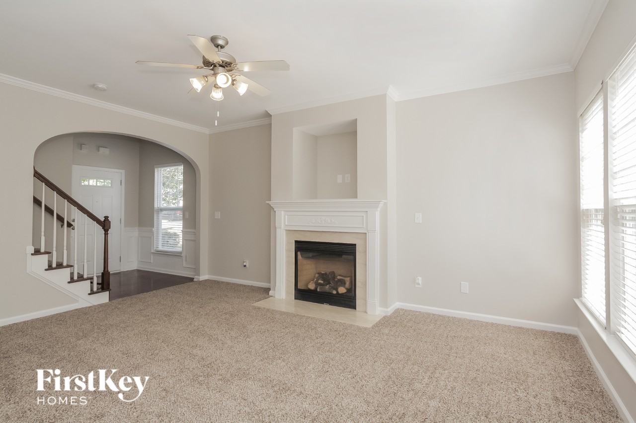 1830 Crabapple Tree Ln - Photo 5 of 15