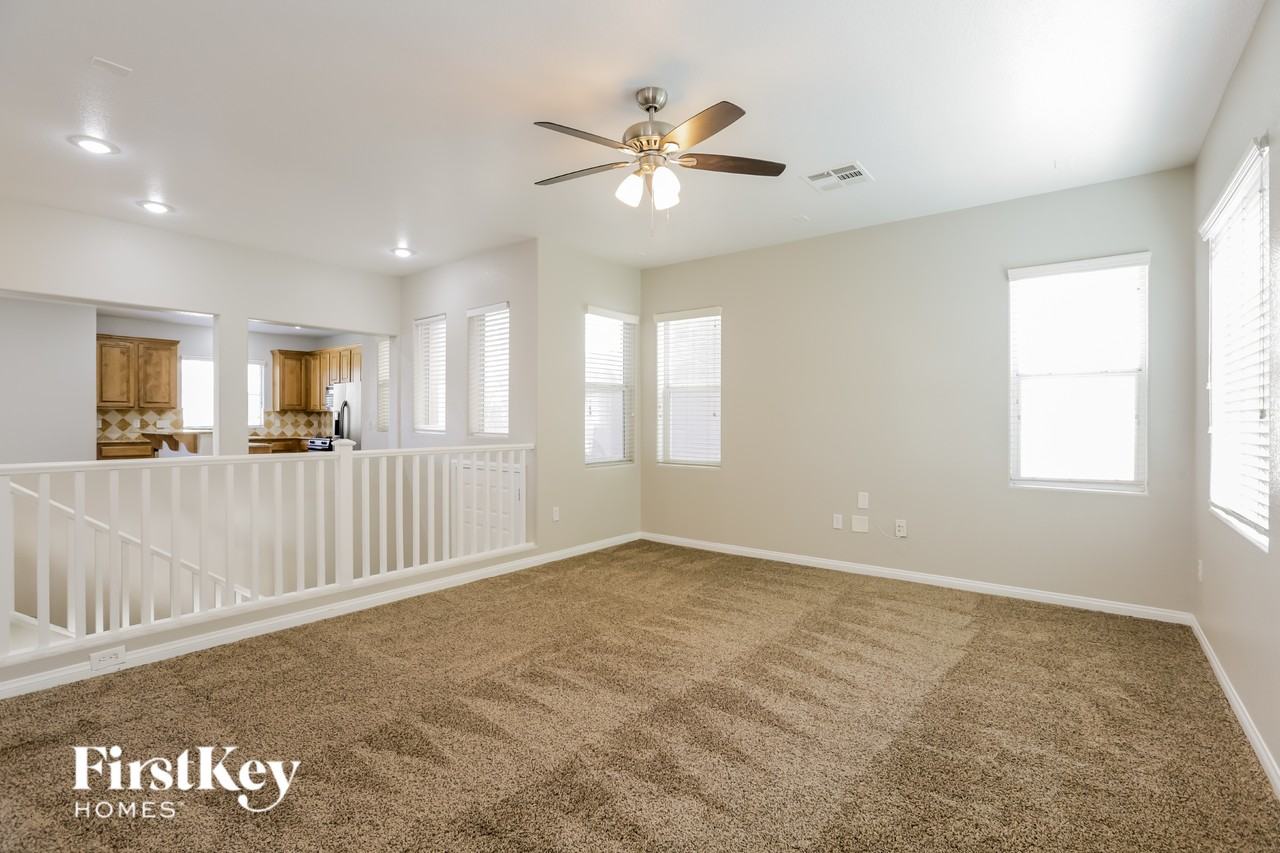 9518 Leaping Lizard St - Photo 3 of 15