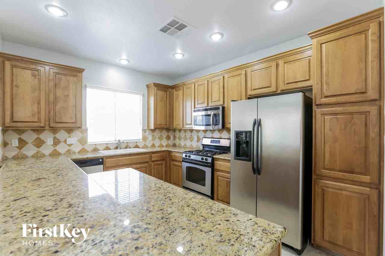 9518 Leaping Lizard St - Photo 5 of 15