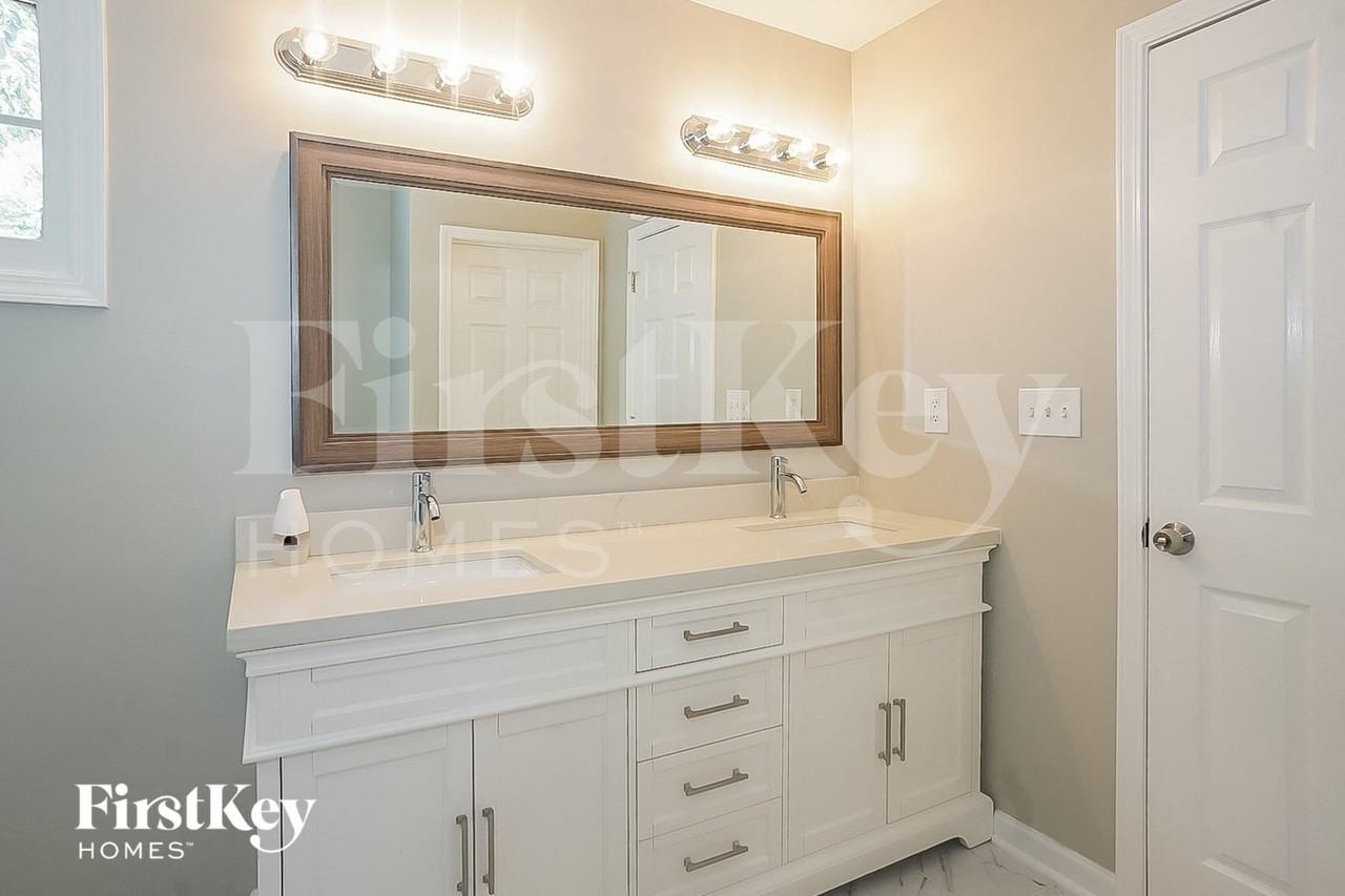 2718 English Saddle Ct - Photo 7 of 15