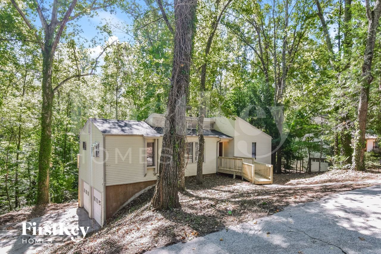 2695 Wendy Ln - Photo 4 of 18