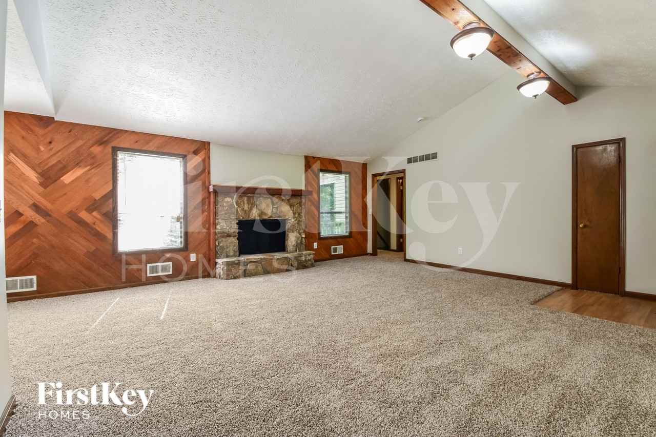 2695 Wendy Ln - Photo 5 of 18