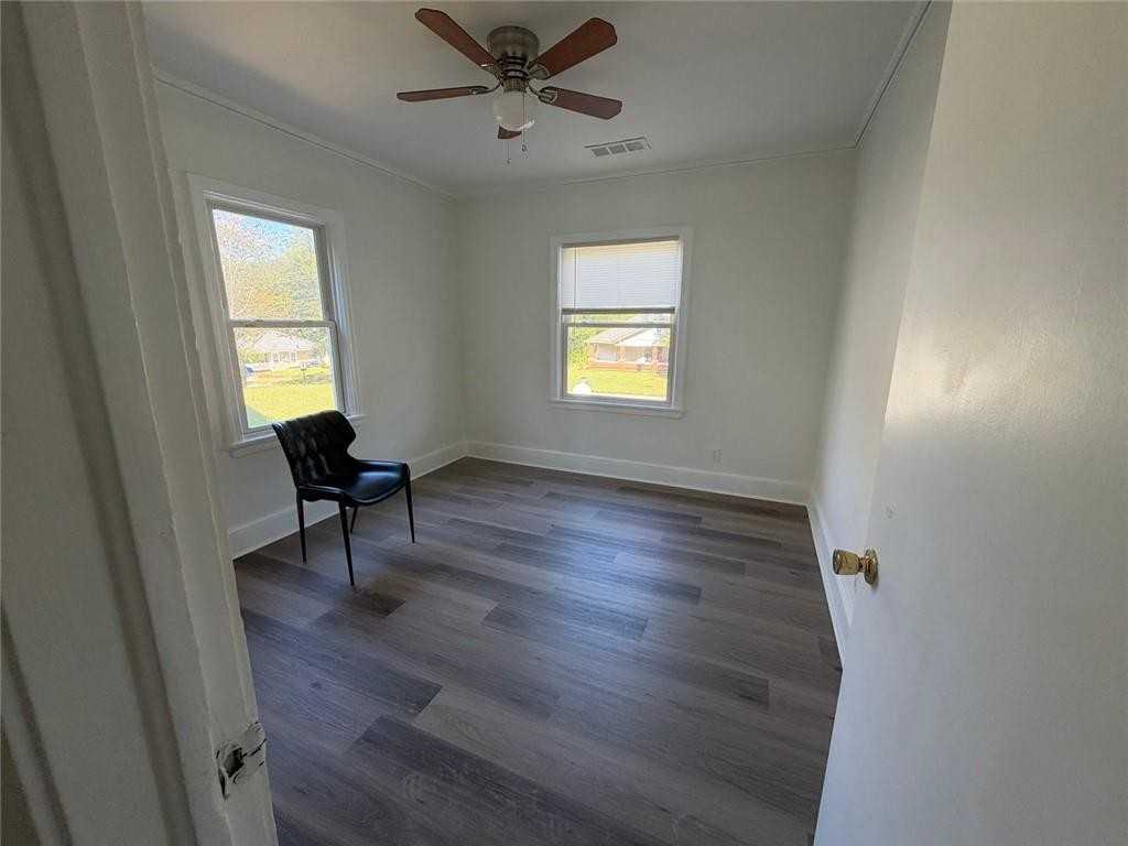952 Estes Dr Sw - Photo 6 of 14