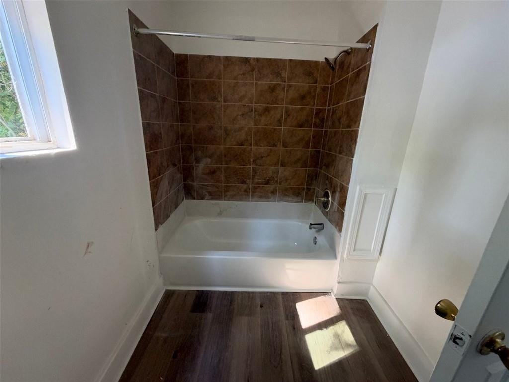 952 Estes Dr Sw - Photo 7 of 14