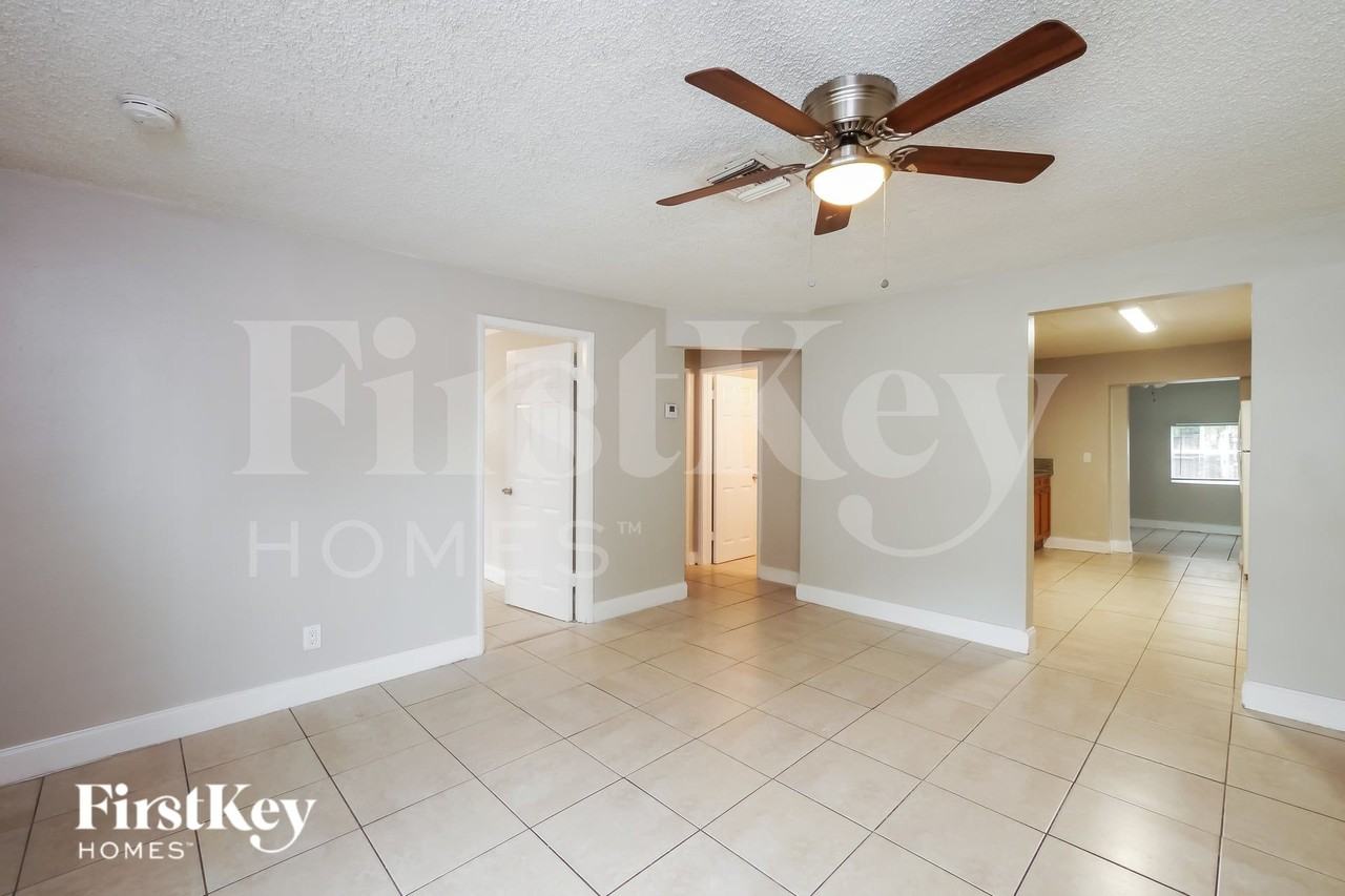5740 Douglas St - Photo 6 of 16