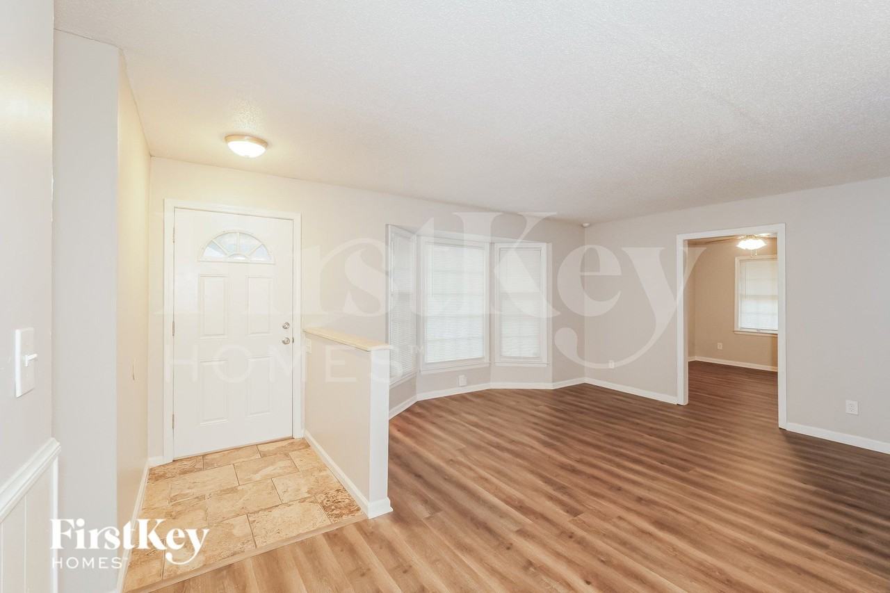 5613 Manning Ave - Photo 3 of 19