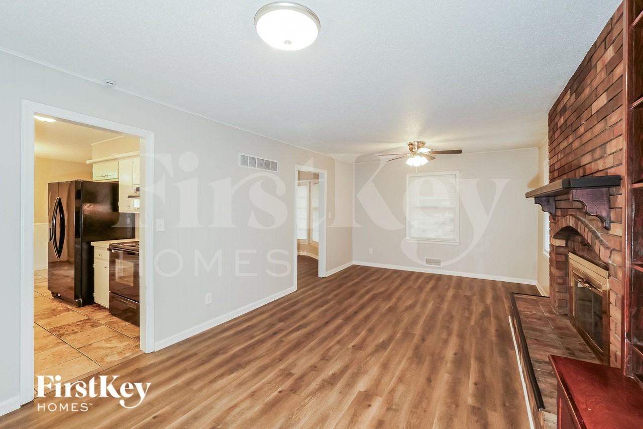 5613 Manning Ave - Photo 6 of 19