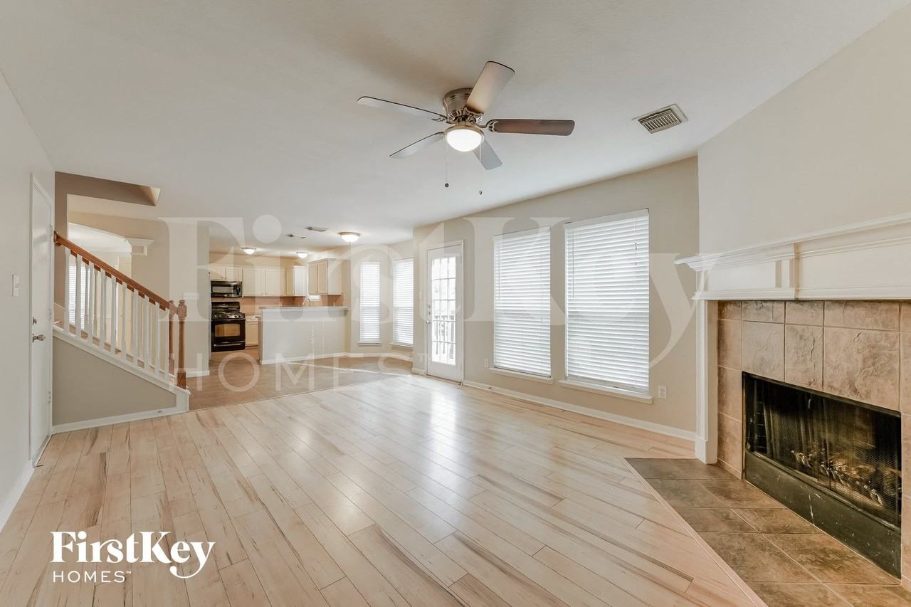 506 Joshua Lee Ln - Photo 3 of 14