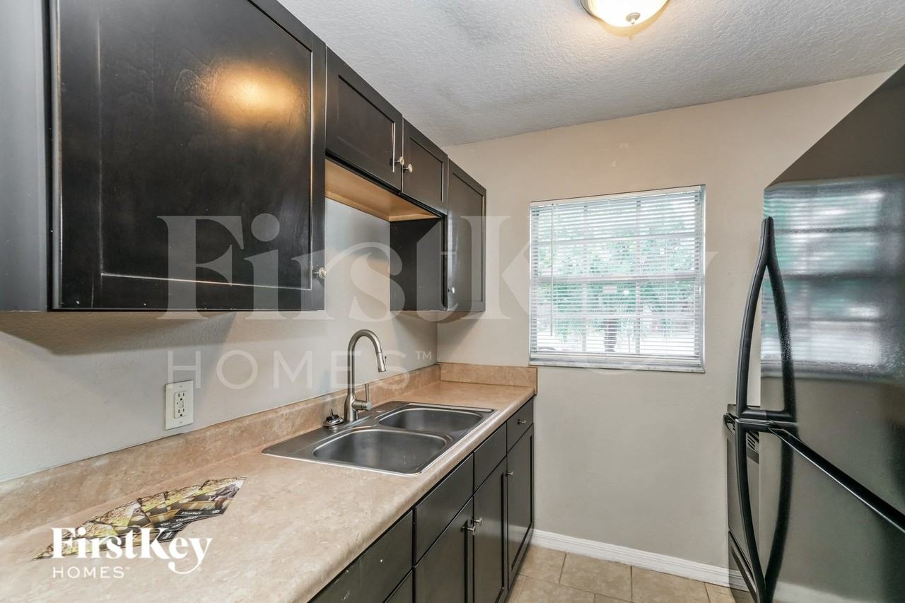 2503 E Linebaugh Ave - Photo 5 of 16
