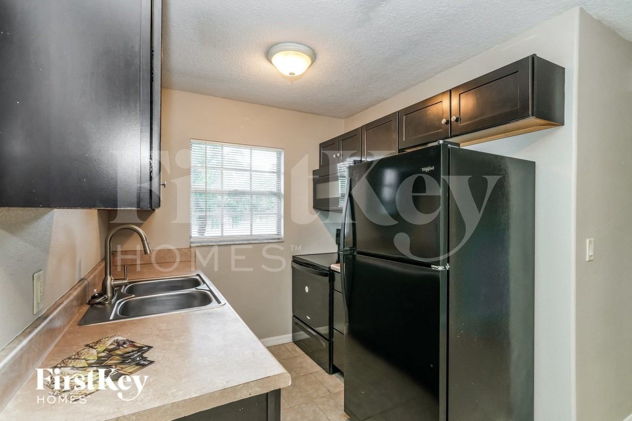 2503 E Linebaugh Ave - Photo 6 of 16
