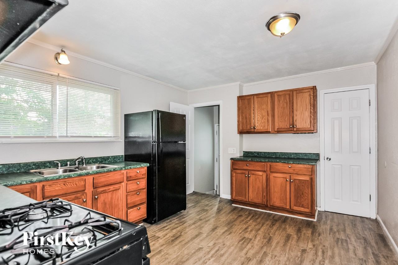 2190 Patterson Rd - Photo 5 of 16