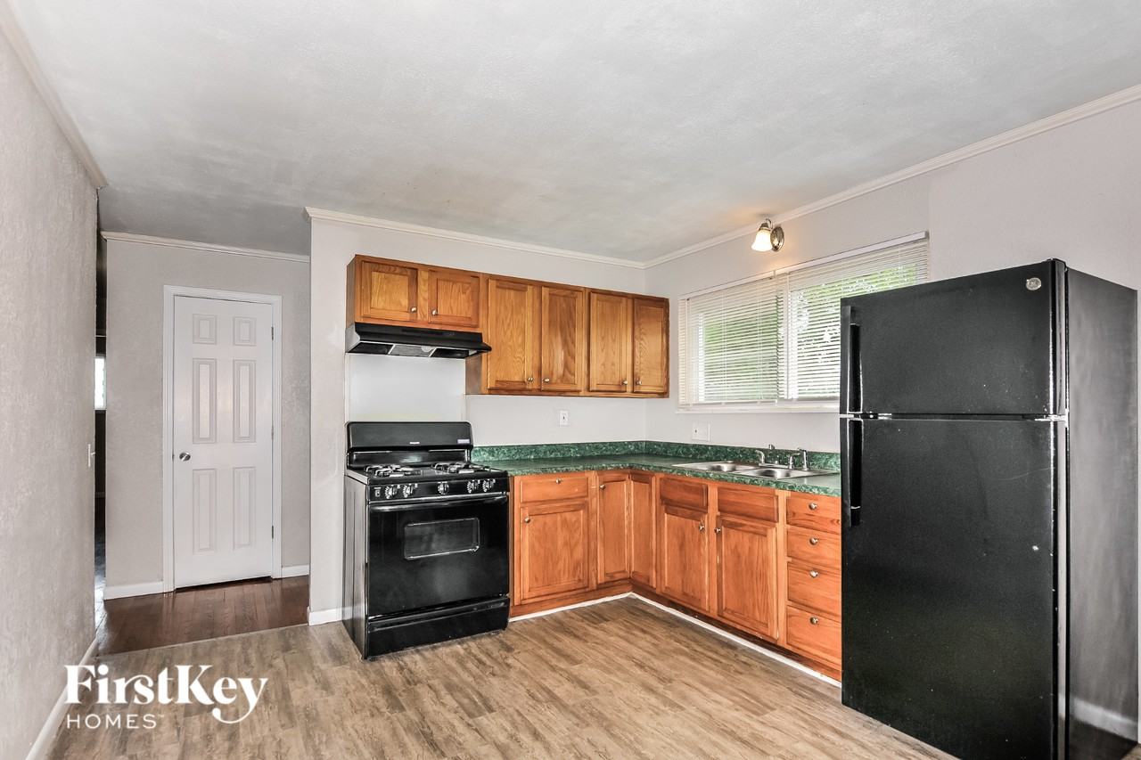 2190 Patterson Rd - Photo 6 of 16