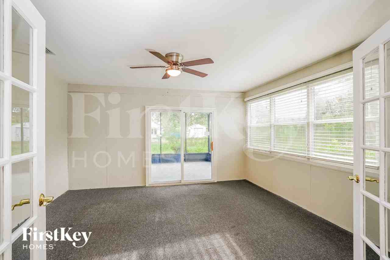 17533 Oriole Rd - Photo 7 of 17