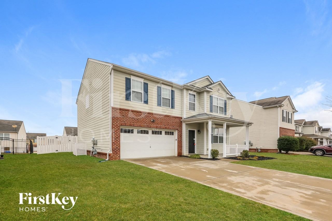 1022 Yellow Bee Rd - Photo 2 of 15