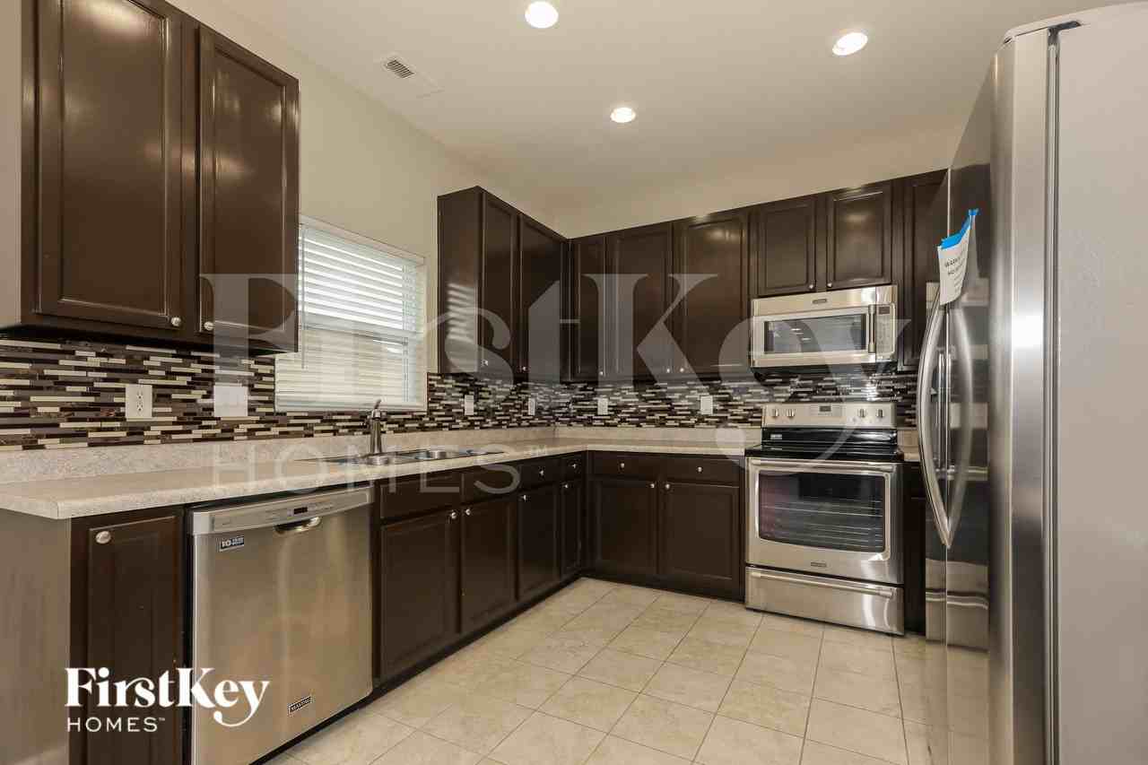 1022 Yellow Bee Rd - Photo 6 of 15