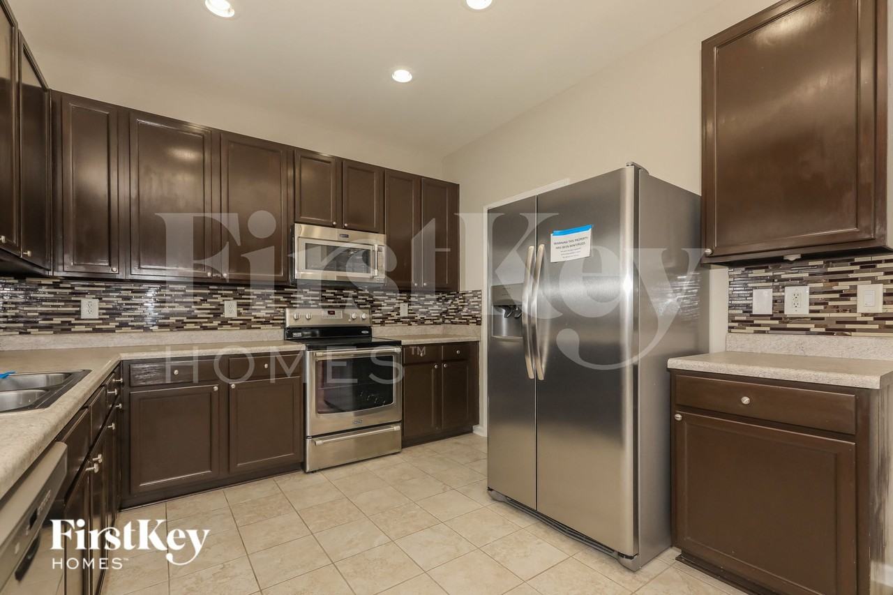 1022 Yellow Bee Rd - Photo 7 of 15