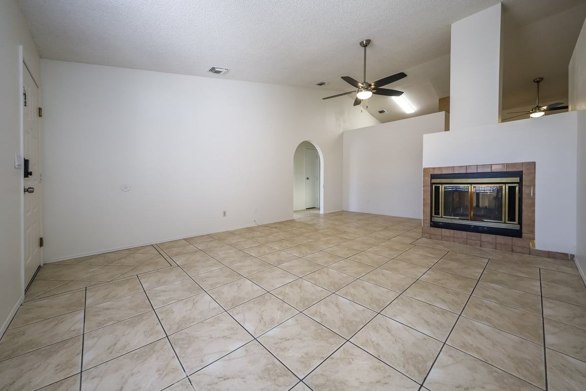 1621 W Colonial Hts - Photo 4 of 18