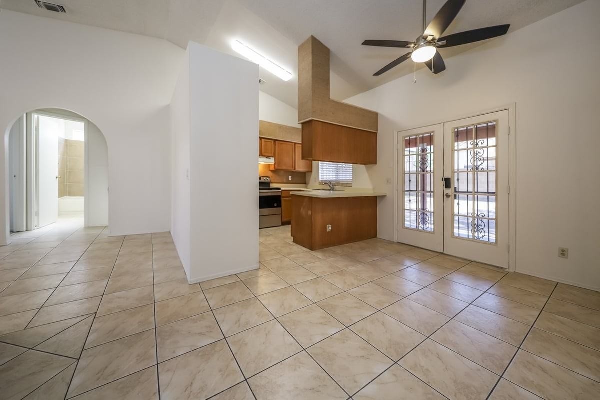 1621 W Colonial Hts - Photo 7 of 18
