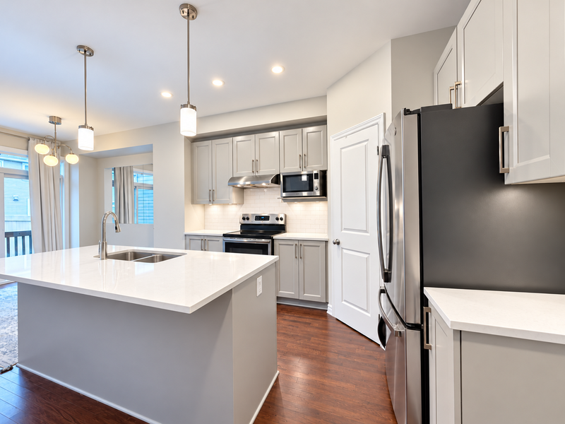 122 Angelonia Cres - Photo 4 of 13