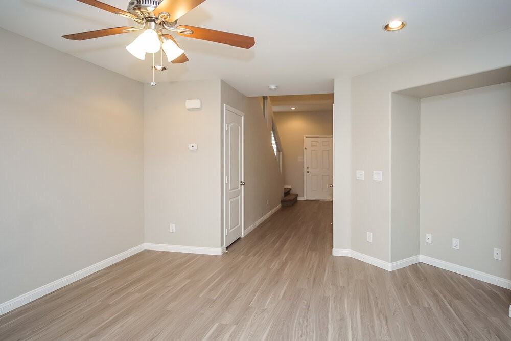 10647 W Gilmore Ave - Photo 6 of 17