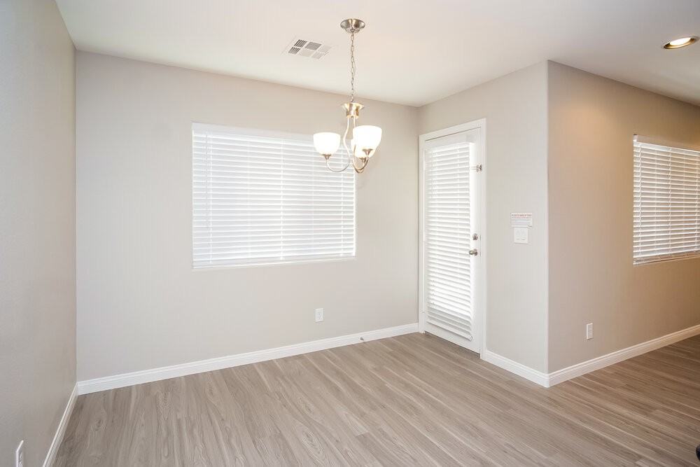 10647 W Gilmore Ave - Photo 7 of 17