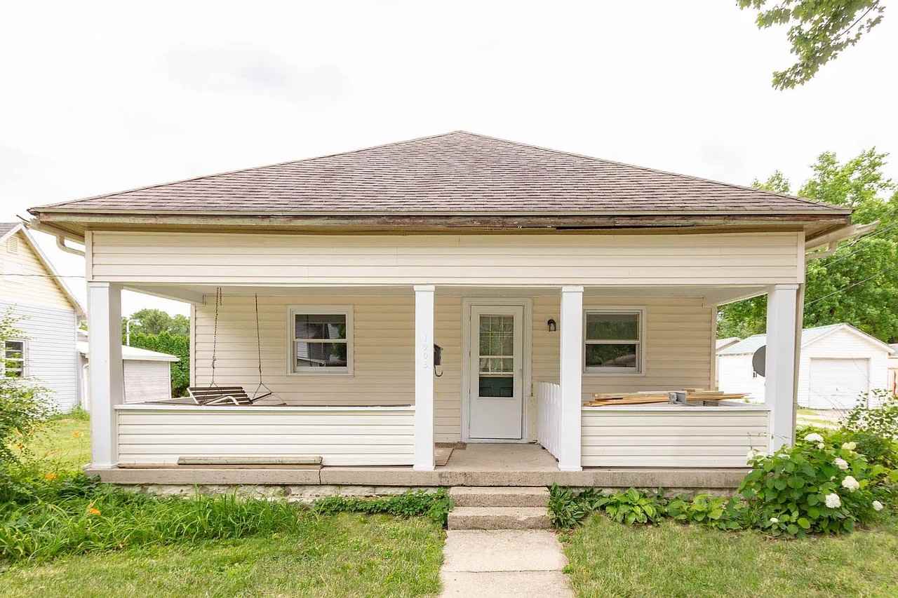 1905 W Charles St