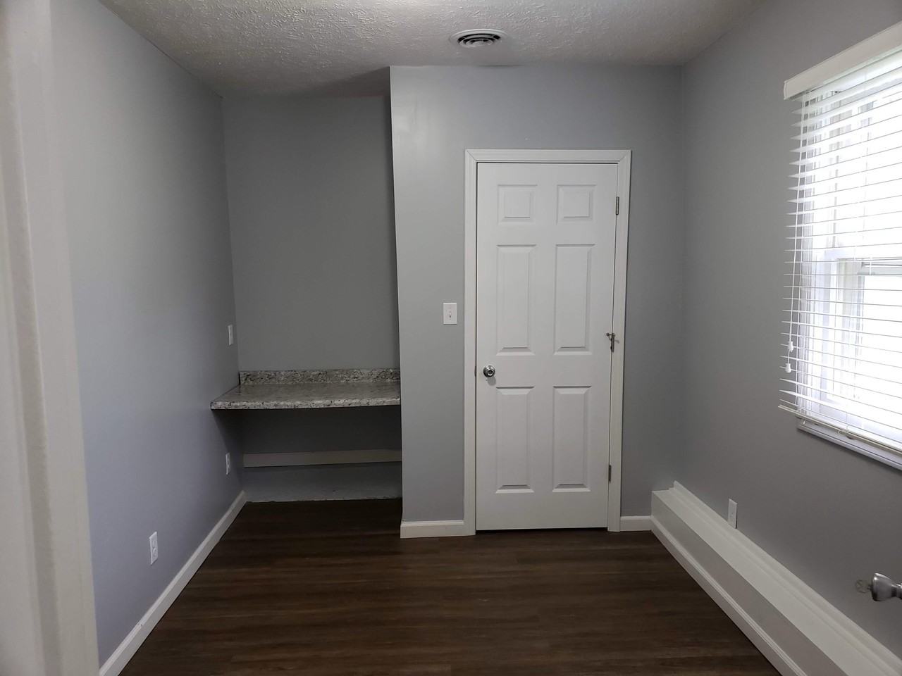1905 W Charles St - Photo 3 of 11