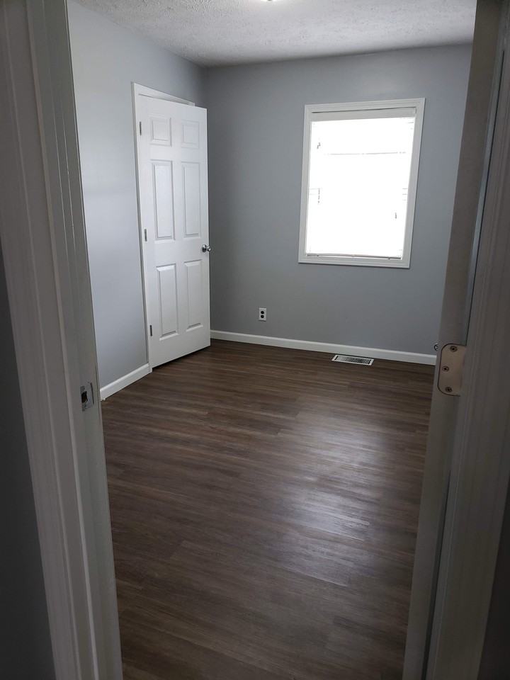 1905 W Charles St - Photo 5 of 11