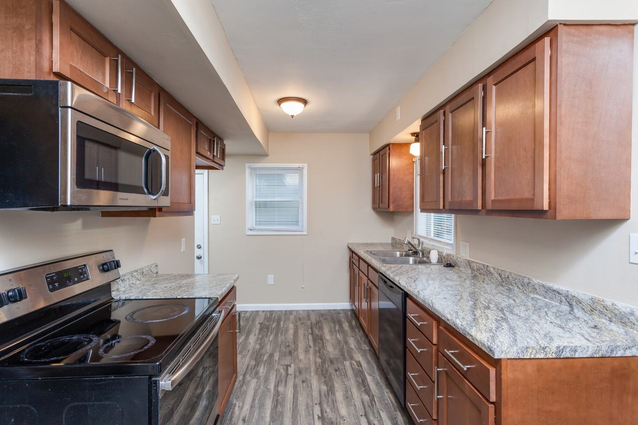 866 Frederick Blvd - Photo 3 of 25