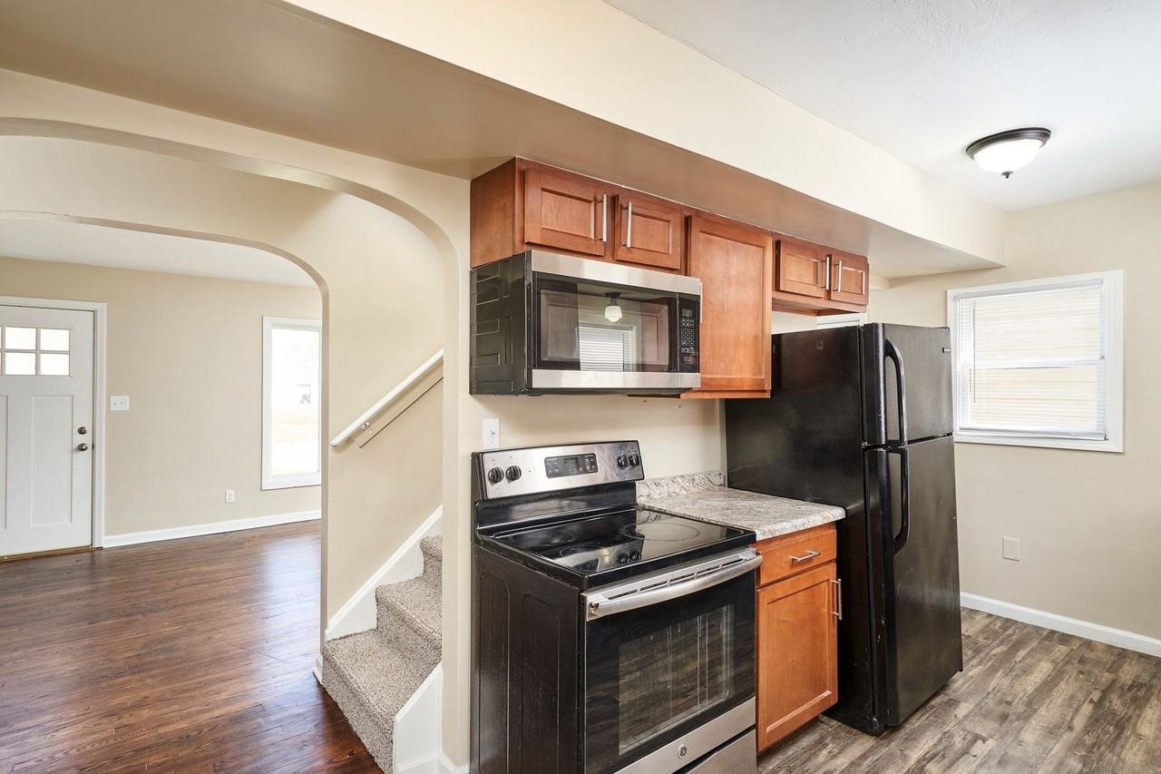 866 Frederick Blvd - Photo 5 of 25
