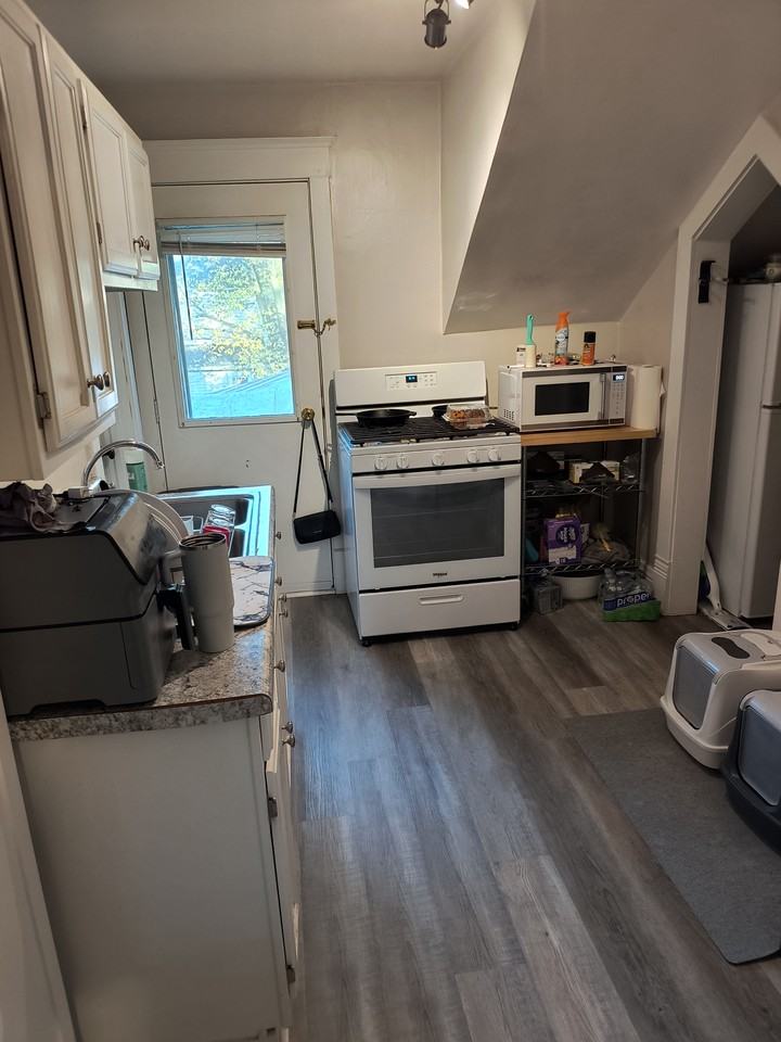 800 Portage St #3 - Photo 3 of 6