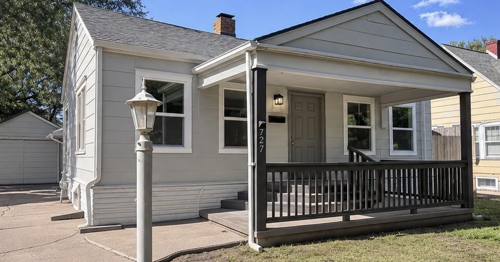 727 S Spruce St - Photo 2 of 24